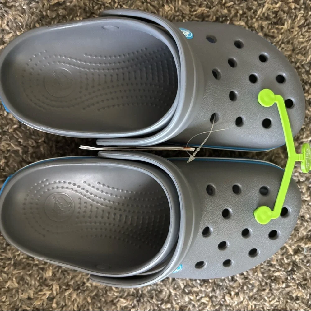 New Crocs Size M5/W7 Grey & Blue - Picture 3 of 5